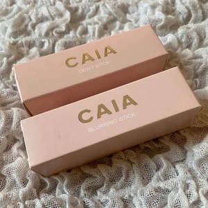 Caia Dewy + Matte Stick - Helt oanvända. 120kr st eller 220 för båda💕