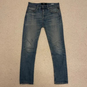 Replay jeans  - Hej! Säljer nu dessa super trendiga replay jeans. Superfint skick. Passform slim. Modellen heter grover 