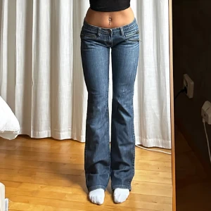 vintage jeans  - Vintage jeans från R.M köpta här på plick men satt tyvärr inte riktigt som jag ville❤️ 40 cm midjemått och 84 innerbenslängd❤️