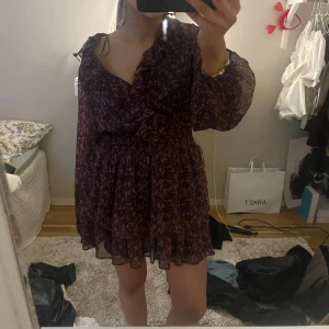 zara klänning - så fin, toppskick 💓