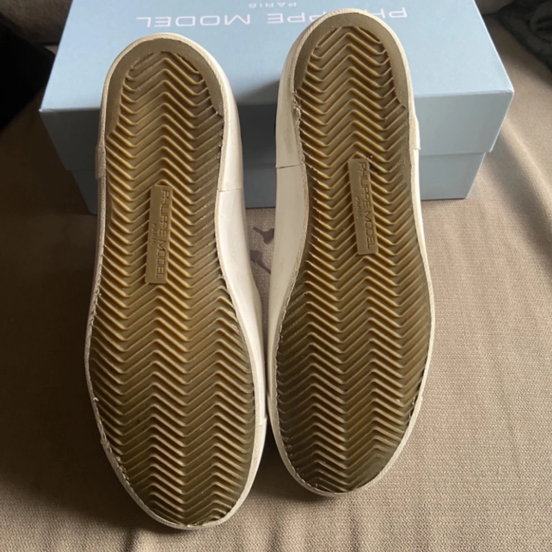 Philippe model  - 90