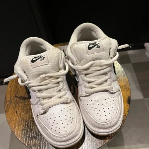 Nike SB dunk white gum  - Nike Sb dunk white gum i bra skick. Strl 40. 