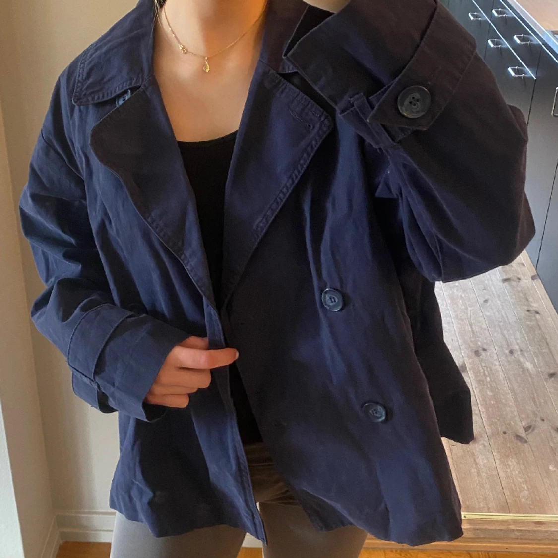 Helt ny kort trenchcoat 