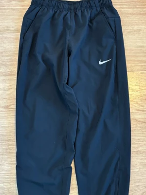 Helt nya Nike Miller byxor  - Helt ny topp kvalité pris kan diskuteras 