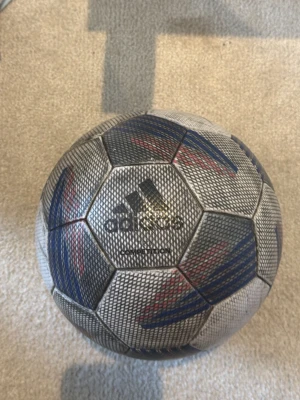 Adidas Compition ball  - Säljer min adidas compition ball