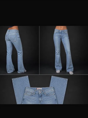 Ljusblå bootcut jeans - Säljer ett par ljusblå bootcut jeans med klassisk femficksdesign och låg midja. Jeansen har en snygg tvätt och raka ben som går ut i en lätt utsvängd form. Perfekta till sneakers eller boots för en avslappnad look.