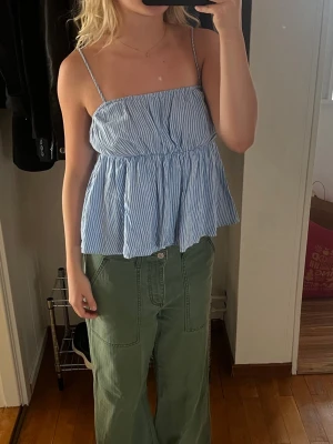 Randig topp - Blå/vit randig sommartopp💙🤍 inga defekter! 