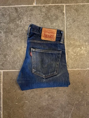 Levis selvedge 511 - Levis selvedge 511 i storlek 31/34. Mycket fint skick. Bara att skriva vid frågor och funderingar
