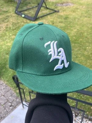 Keps  - Säljer nu denna keps för den inte använts sen jag köpt den, är i nyskick.
