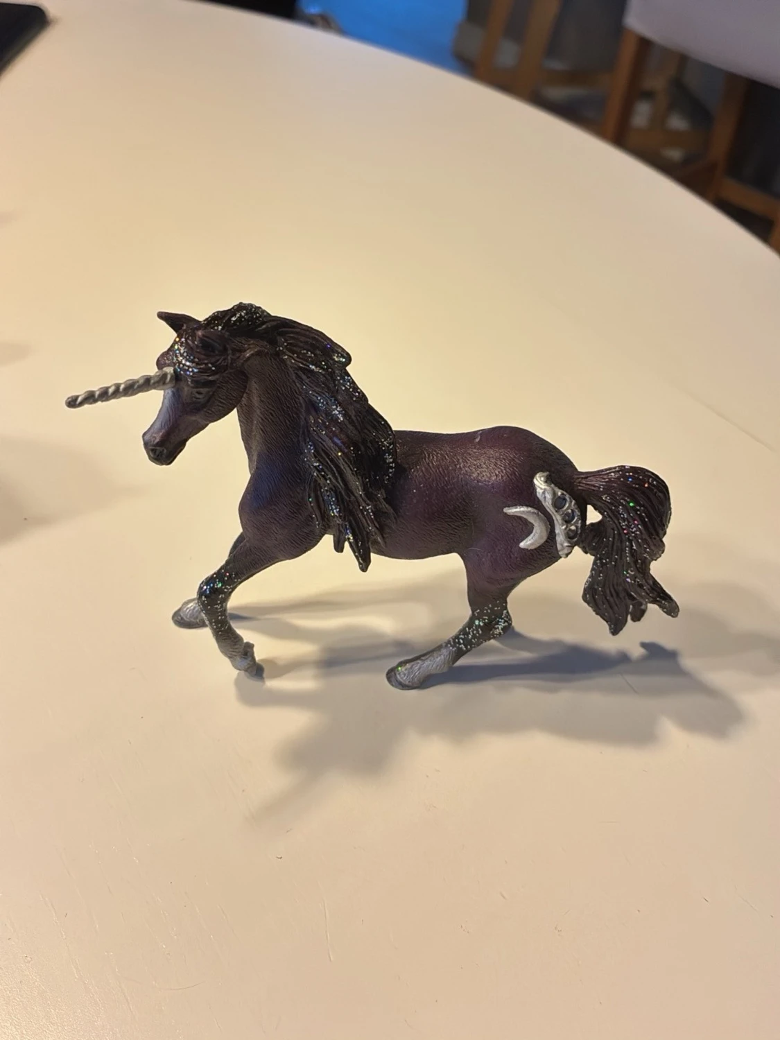 Lila enhörning med glitter