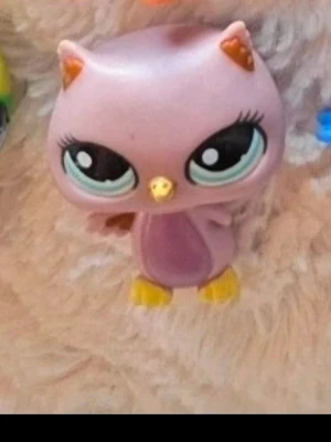 Littlest pet shop - Littlest pet shop Authentic uggla #1373. Skriv till mig privat för fler bilder. Skick som på bilden. Kolla gärna in min profil för bundle😊💕