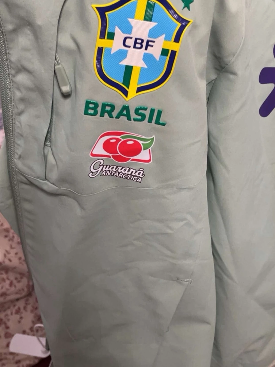 Ljusgrön Brasil vindjacka med huva - 2