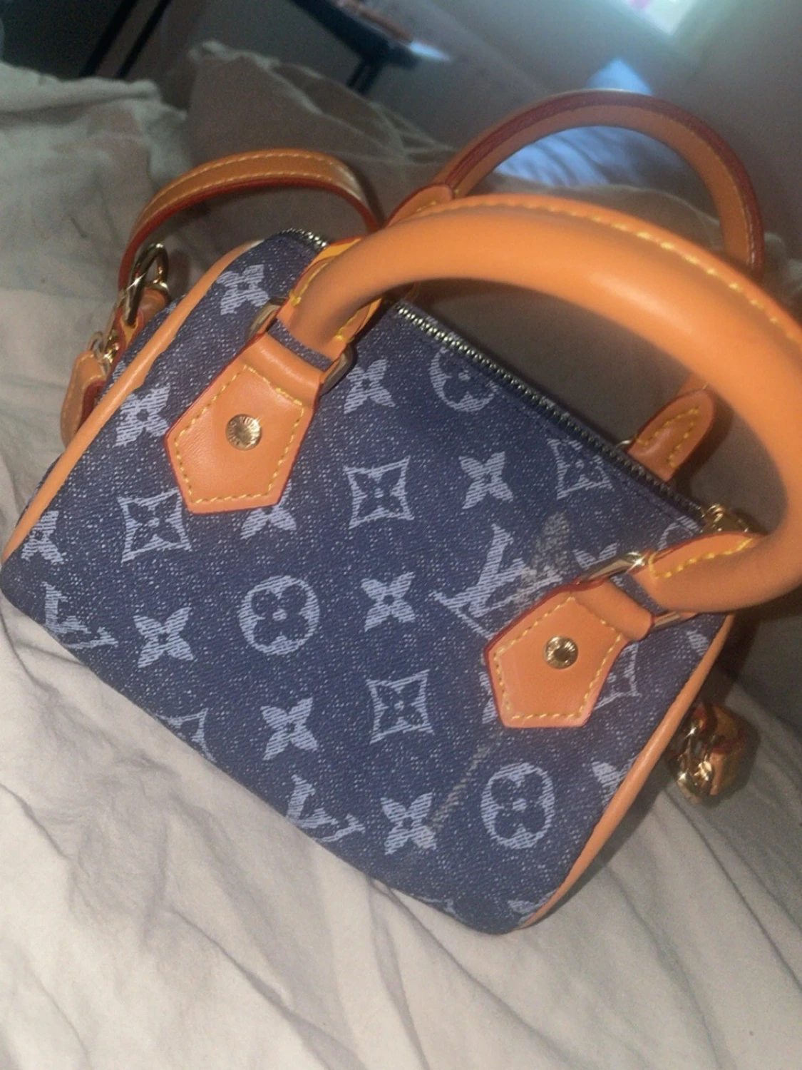 Blå monogram handväska i denim - 1