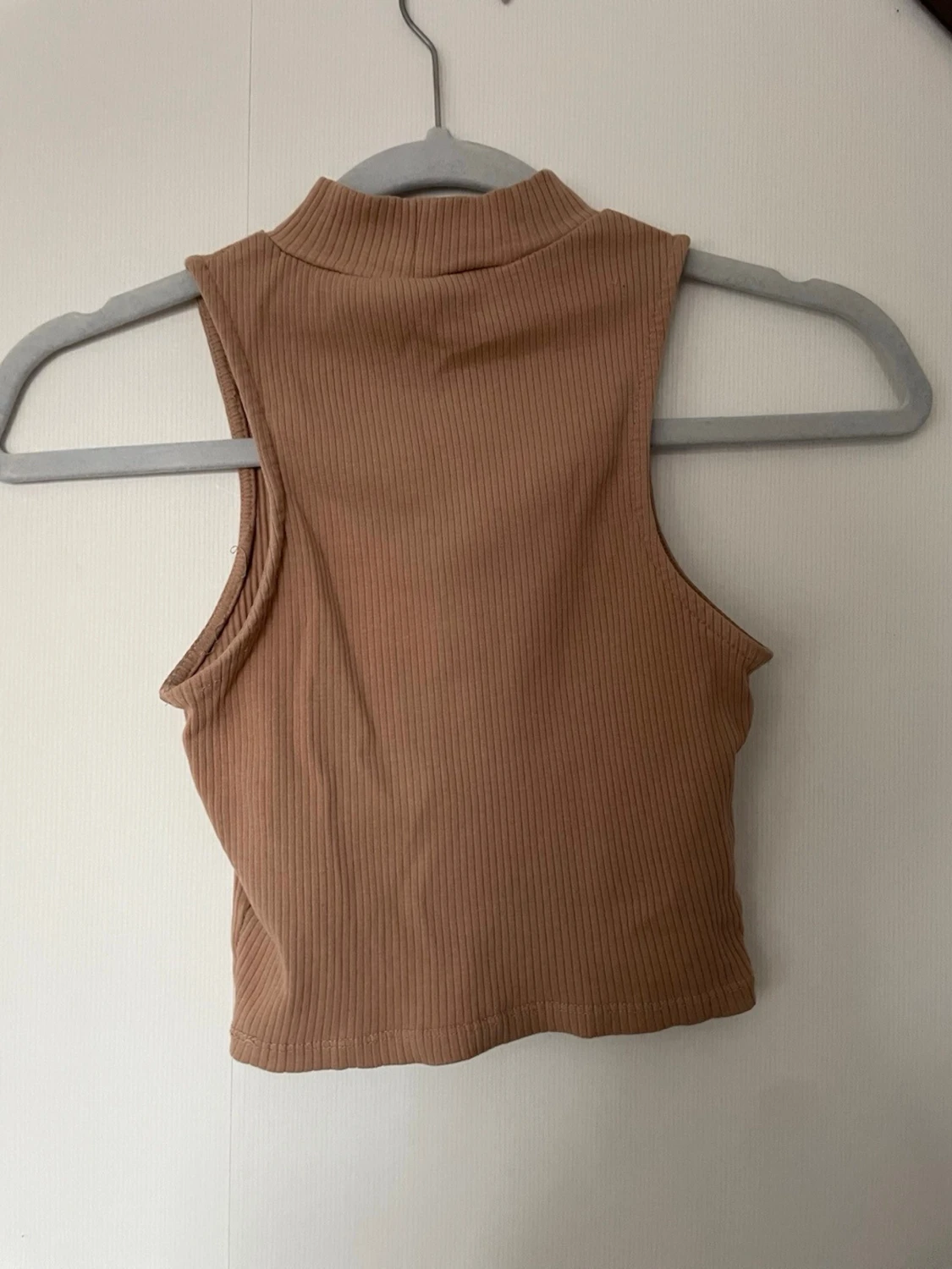 Beige/rosa ribbad croppad linnetopp - 1