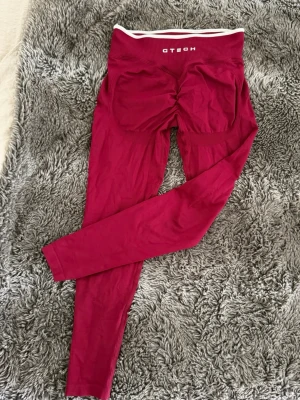 Gtech tights - Tights från Gtech i storlek S, align kollektionen! Sitter snyggt och snygg färg!! Fint skick