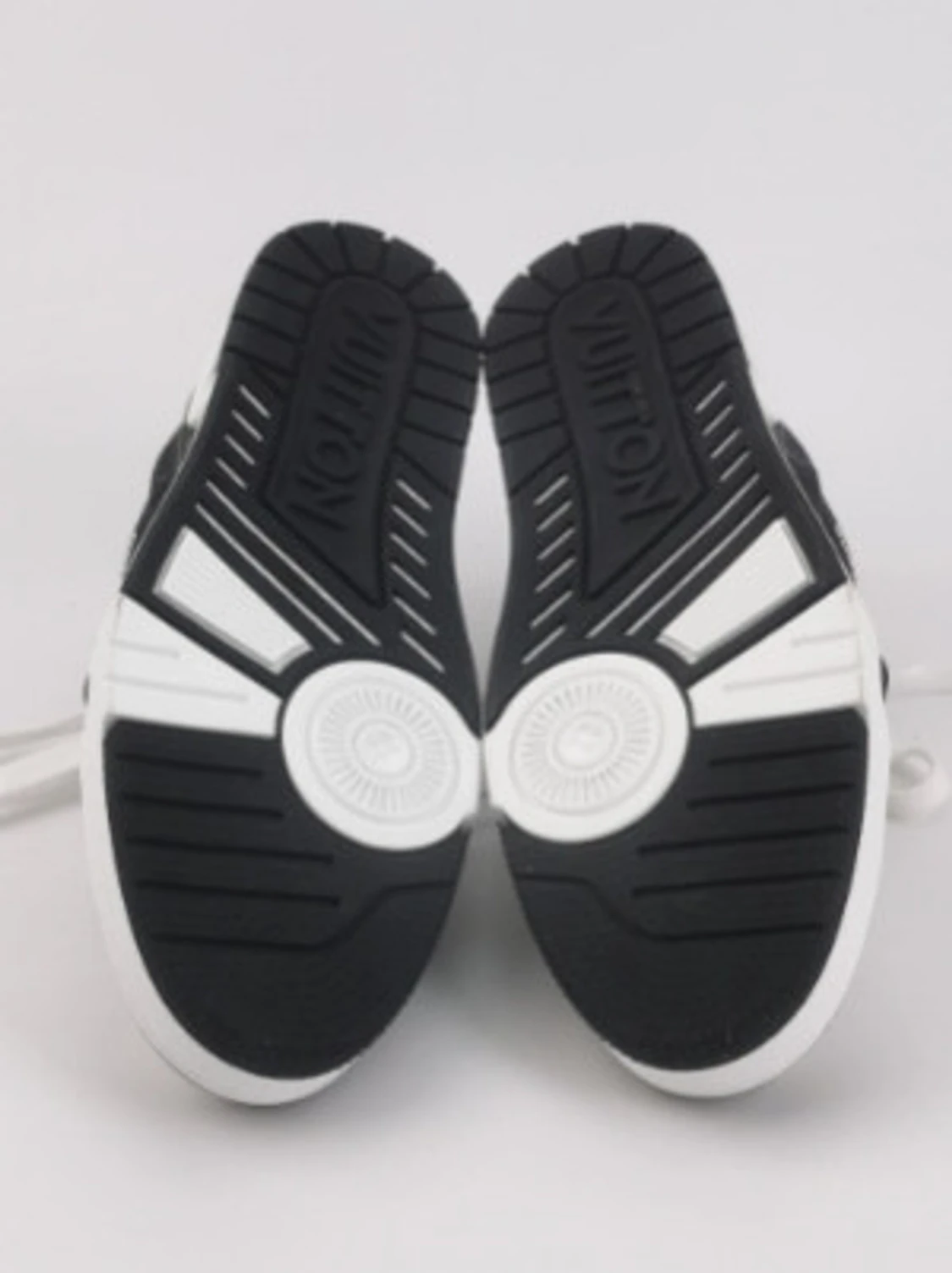 I found a pair of shoes that I hadn't used before while cleaning. - 5