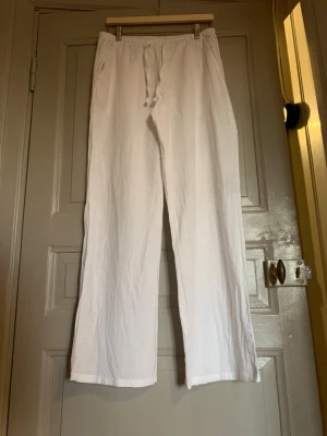 Vita linnebyxor Gina Tricot tall - Endast provade! Stl 170 tall