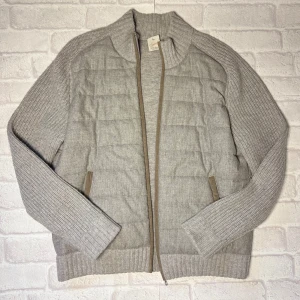 Gran sasso cardigan  - | Riktigt snygg gran sasso cardigan | Storlek 52 passar M | Ny pris ca 7000 | Bra skick | Pris 2499 |