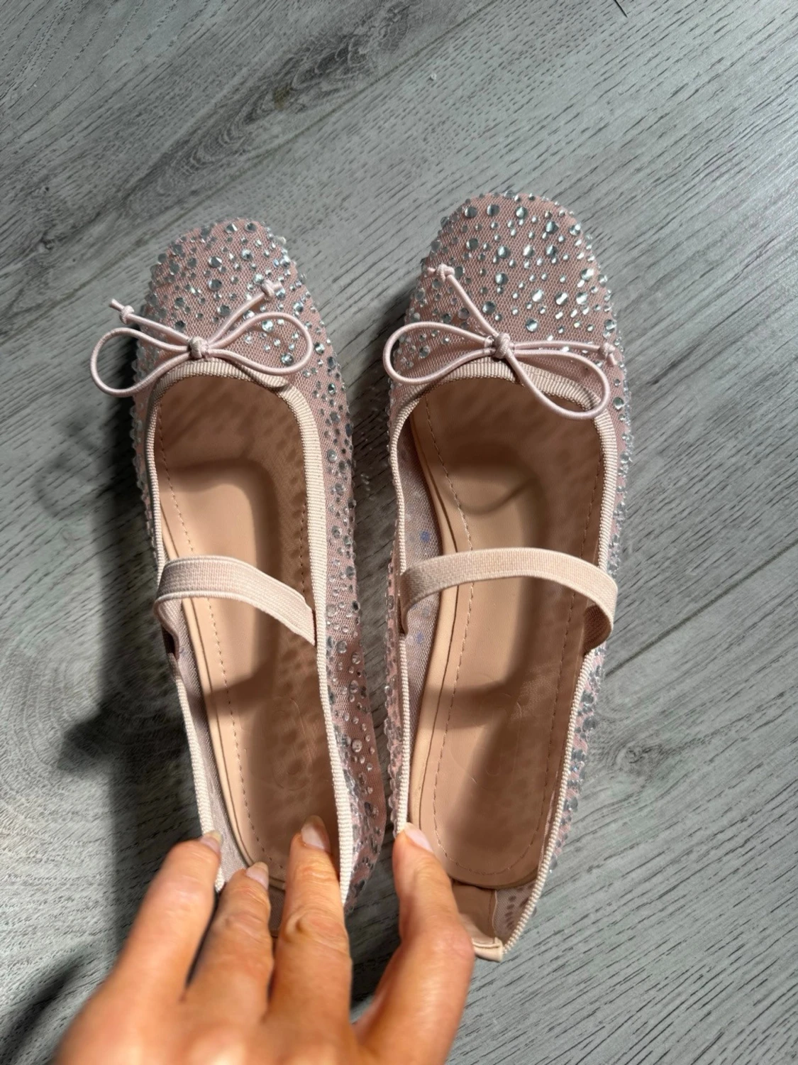 Nude ballerinaskor med strass och rosett - 1