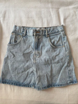 Jeansshorts - Ljusblå jeansshorts 