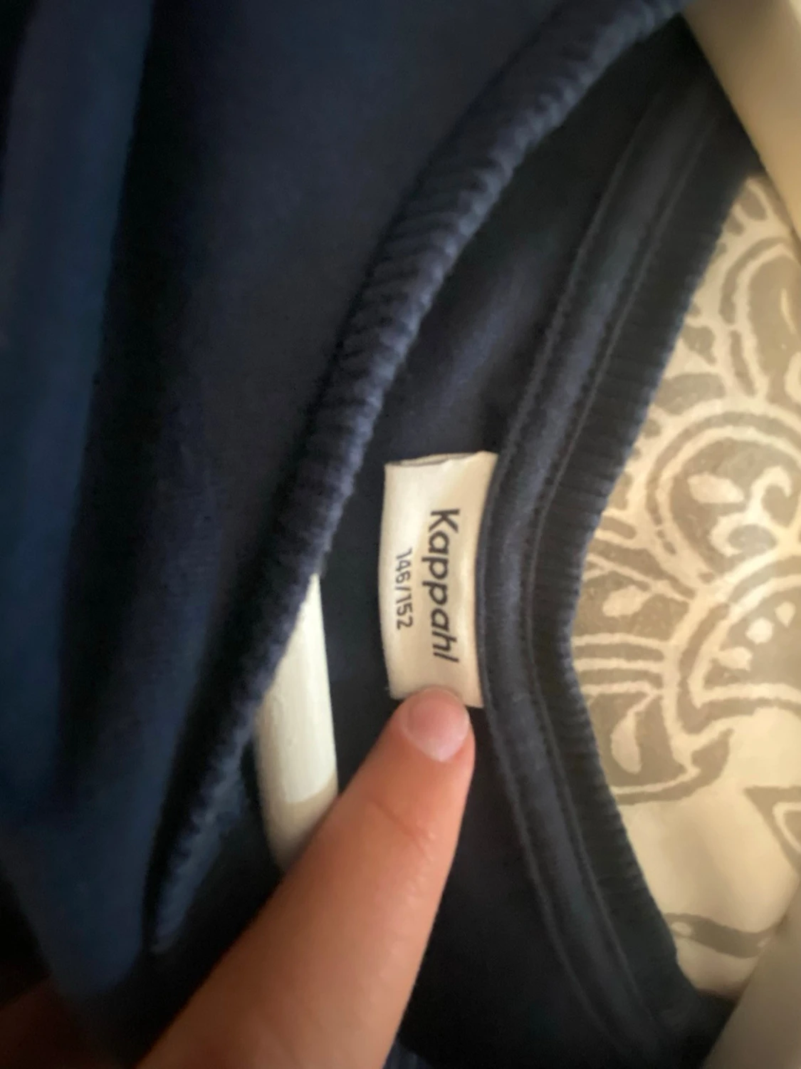 Mörkblå volangtopp med kort ärm - 2