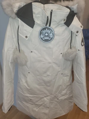 Ny moose knuckles  - Aldrig använt Snälla skicka inga prisförsöslag om ni ej tänkt köpa den, den är helt oanvänd helt ny, begär heller inga bilder privat för att sen inte svara , för att använda bilderna på andra plattformar tack.