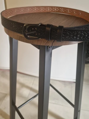 Skärp svart - Bälte 110 cm långt. 2,8 cm brett. PU läder.