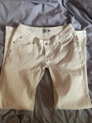 Jeans från lager 157 i Blaze - säljer low waist jeans i Blaze från lager 157 då jag ska köpa annan storlek💗