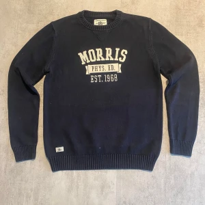 Svart stickad Morris tröja  - Jag Säljer en fet tröja från Morris| skicket på tröjan är bra 8/10  | storlek M| ny pris 2000: mitt pris är 399 | skriv vid frågor och funderingar  