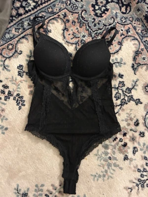 Snygg pushup body - Super snygg, knappt använd.💞b kupa 