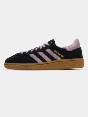 Adidas sneakers/skor - Säljer ett par jätte snygga Adidas skor i storlek 38! Köpte dem för en månad sen och dem är nästan helt oanvända (bara använt 1 gång) och i väldigt bra skick.