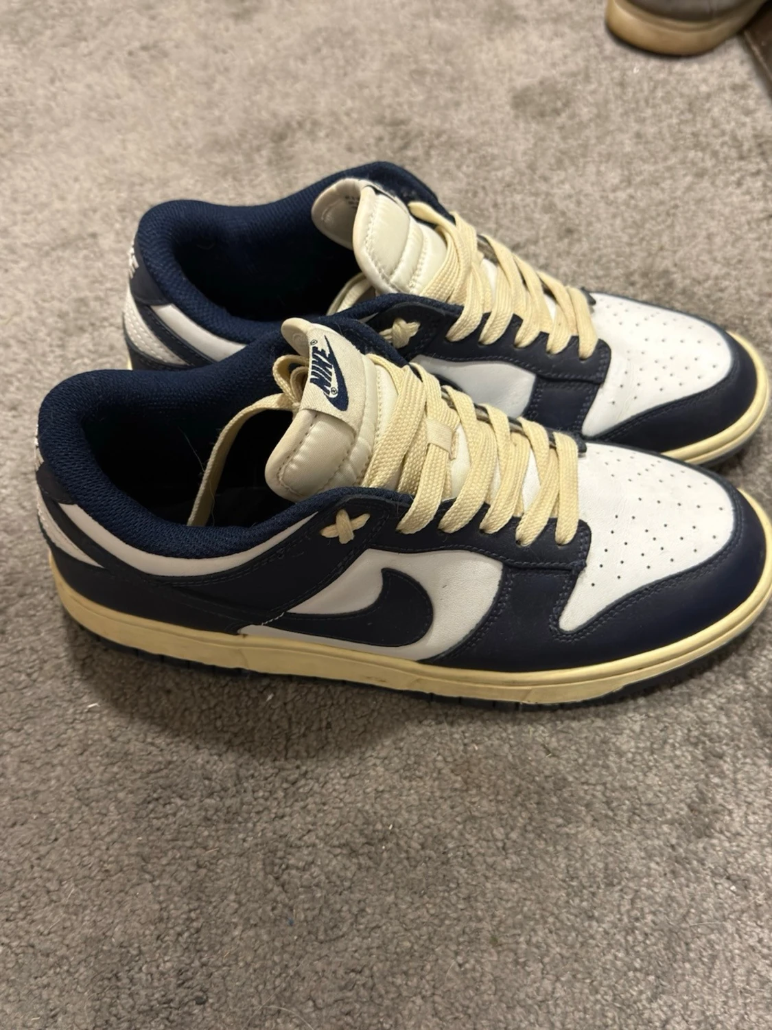 Nike Dunk Low blå och vita sneakers - 1