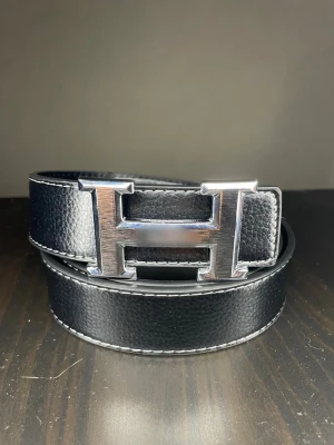 Herme's bälte - Herme's bälte med silver H spänna