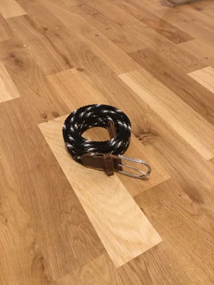 Flätat bälte - 105 cm