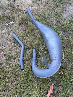 Avgassystem till moped - Hej säljer nu mitt Leo vince x-fight då jag inte använder det längre. Ger bättre prestanda, ljud samt snyggare utseende. 