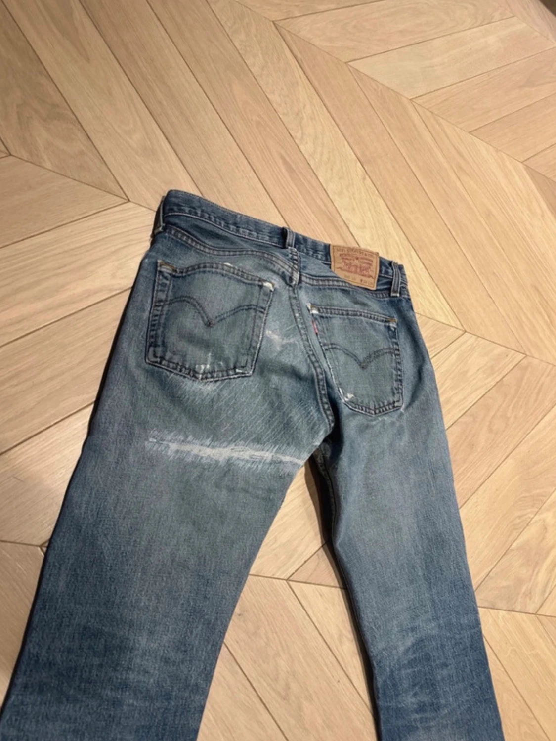 Galet snygga Levis med slitningar - 4