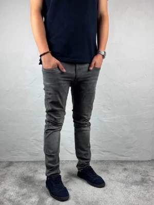 Replay jeans  - Ett par riktigt snygga jeans från Replay i storlek W33 L34 i modellen anbbas Hyperflex 