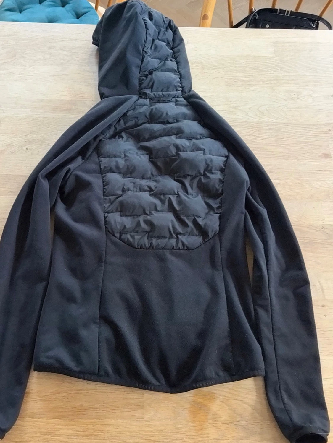 Svart peak performance vindjacka  - 1