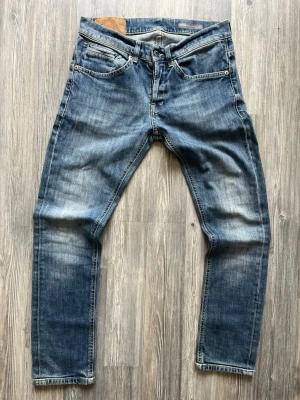 Dondup George  - Säljer nu dessa svin feta Dondup jeans i storleken 29/30 och modellen George.  Skriv gärna vid frågor eller bud🙌