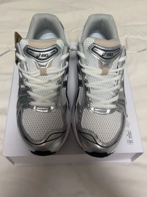ASICS kayano 14 - Helt nya Asics utan box