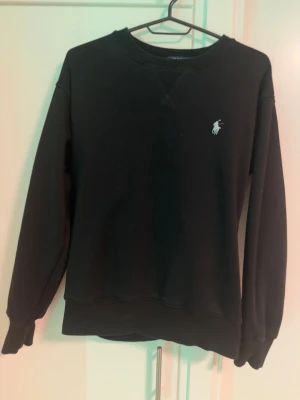 Polo ralph lauren sweater svart strl M - Inga skador jätte bra skick
