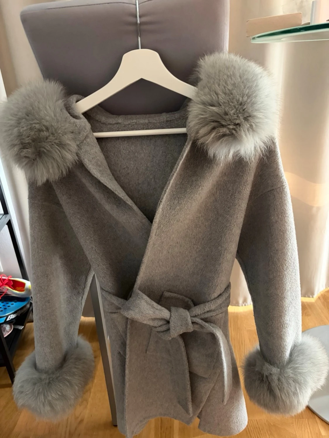 Ljusgrå kappa  - 1