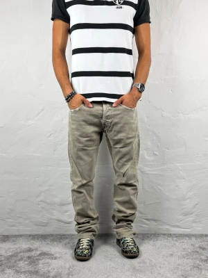 Replay jeans  - Ett par riktigt snygga jeans från Replay i storlek W32 L32 i modellen Waitom