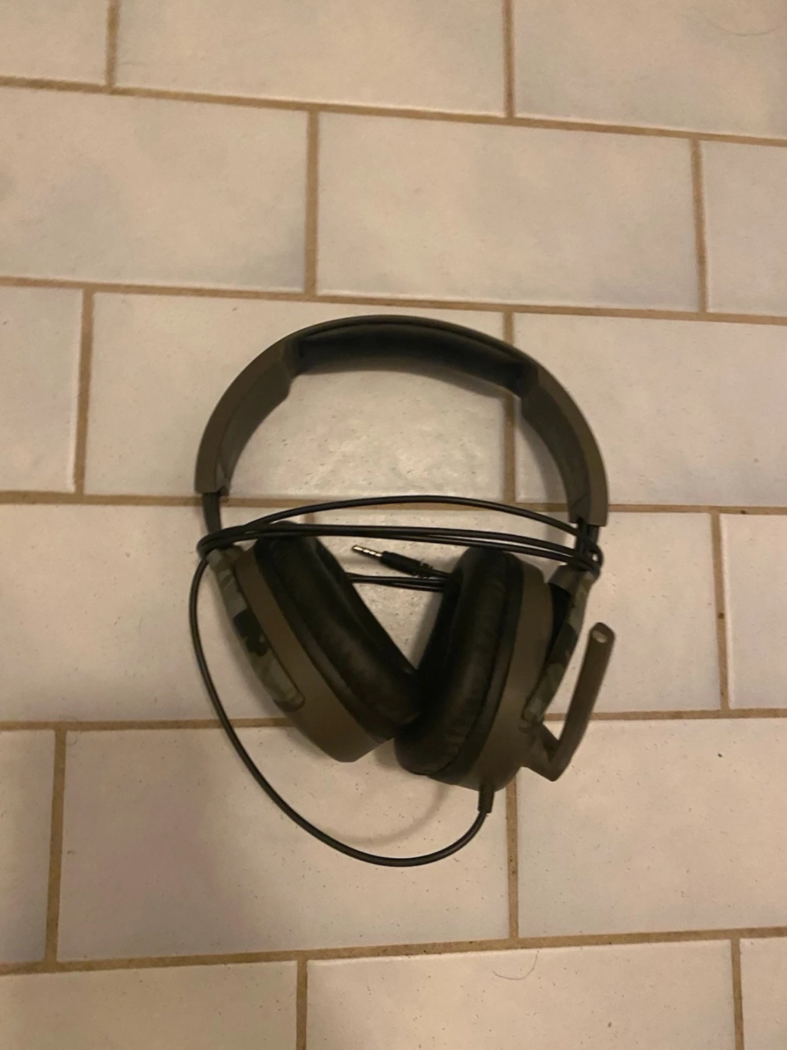Svart gamingheadset med mikrofon