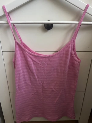 Brandy Melville linne  - Rosa randigt brandy Melville linne 