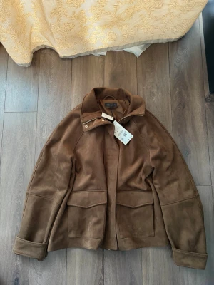 Brun snygg jacka från Zara  - Helt ny med prislapp 