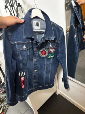 Overshirt - RARE PIECE ll Storlek S/M, skick 10/10 helt ny. Postar samma dag!