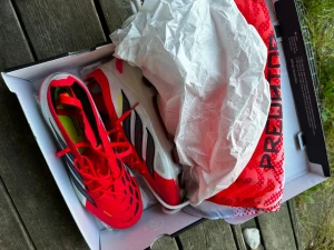 Adidas Predator Elite - Pred Elite i strl 44, använda 1 träning. Påse och box finns