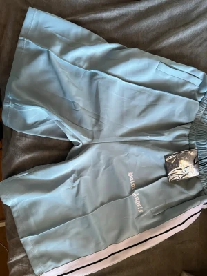 Palm angels shorts - Aldrig använt , XL, priset kan diskuteras