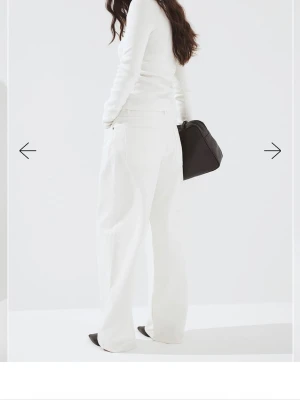Lågmidjade jeans - Oanvända med prislapp på. Beställde fel storlek och glömde returnera. 🙃